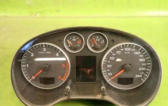 Audi A3 S3 8P Speedometer (instrument cluster) 8P0920930Q81071521