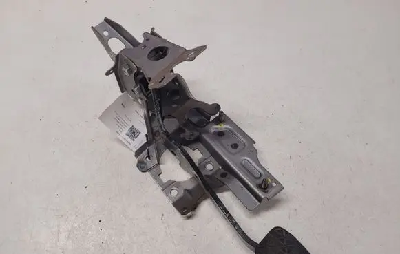Ford Fiesta Brake pedal BV512450BF