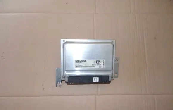 Hyundai Santa Fe Engine control unit/module 3910937506