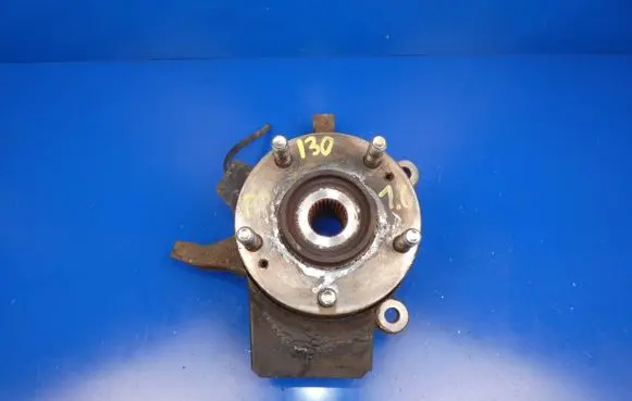 Hyundai i30 Front wheel hub 