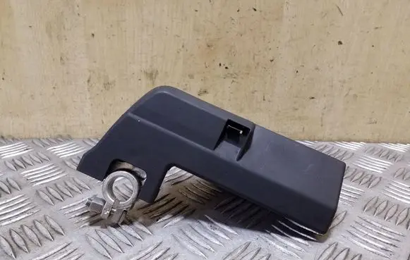 Audi A8 S8 D4 4H Positive cable (battery) 8J0915459