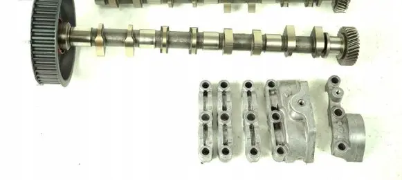 Opel Astra J Camshaft 