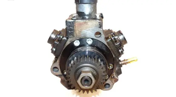 Renault Master III Fuel injection high pressure pump 8201045496