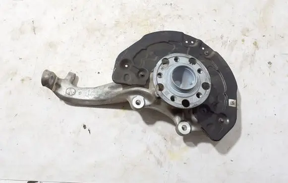 Mercedes-Benz C W206 Front wheel hub A2063320200