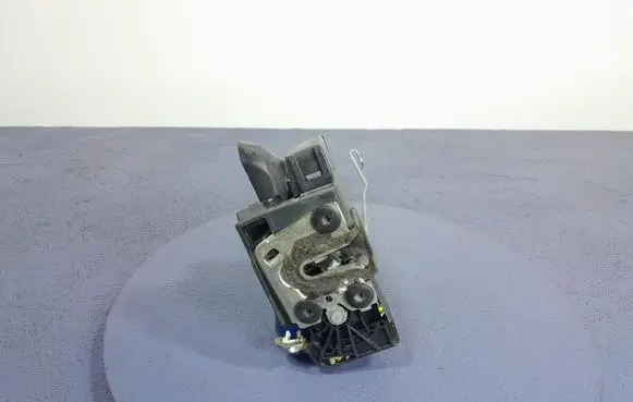 Dacia Sandero Front door lock 805035308RB