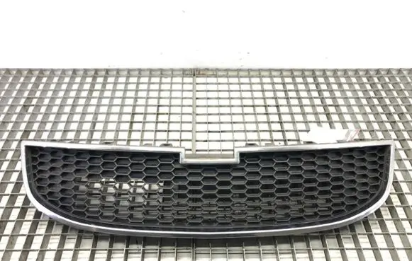 Chevrolet Orlando Front grill 95032033
