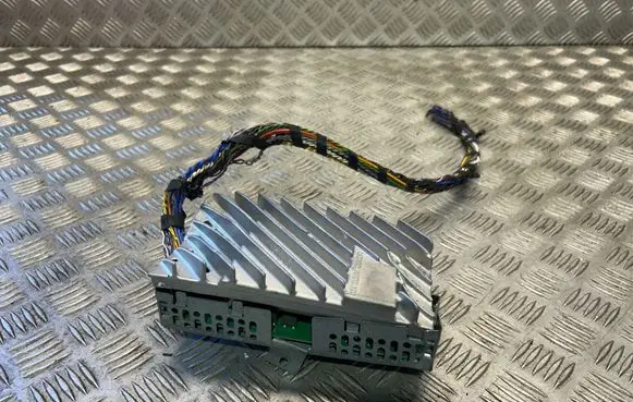 BMW 2 F45 Sound amplifier 6824078