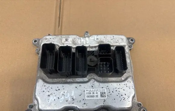 BMW 1 F20 F21 Engine control unit/module ECU 8638198 030336828 0261S11037