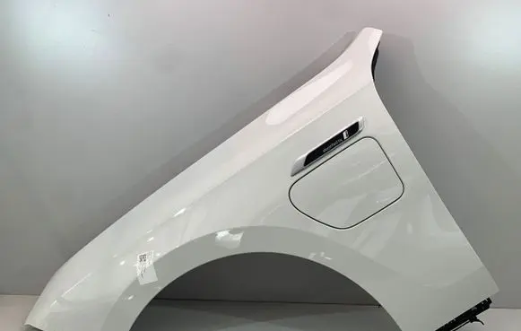 BMW 7 G70 Fender
