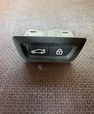 BMW 5 F10 F11 Tailgate/boot open switch button 9162645