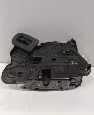 Volkswagen Passat Alltrack Front door lock 5E1837015 A097476