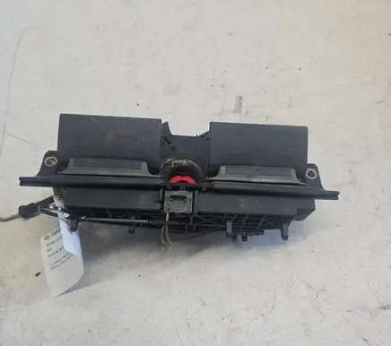 Audi A6 S6 C5 4B Tailgate/trunk/boot exterior handle 4B0827565