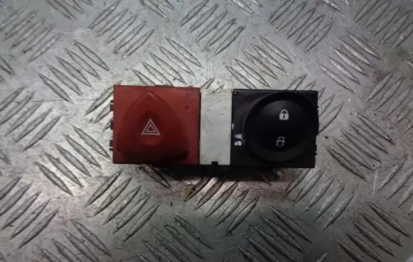 Renault Megane II Hazard light switch 8200407415