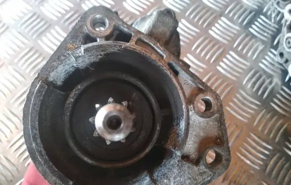 Volkswagen Golf III Starter motor 0001112027 036911023Q