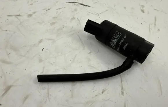 Volvo S60 Windscreen/windshield washer pump T655C