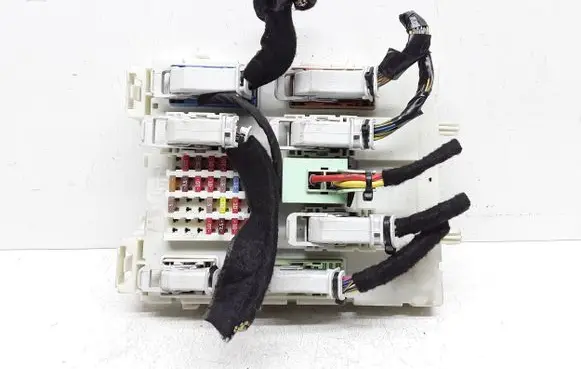 Volvo V40 Fuse module 31394136 6354022562