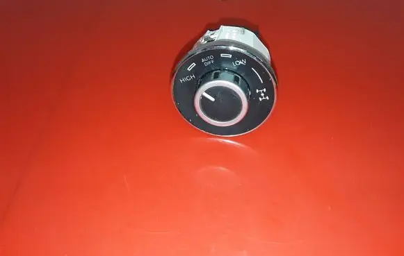 Volkswagen Touareg I Differential lock switch 7L6941435K 32210101