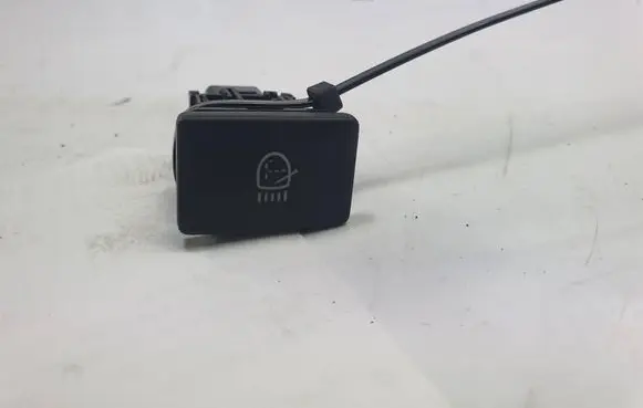 Toyota Land Cruiser (J200) Other switches/knobs/shifts 15A975