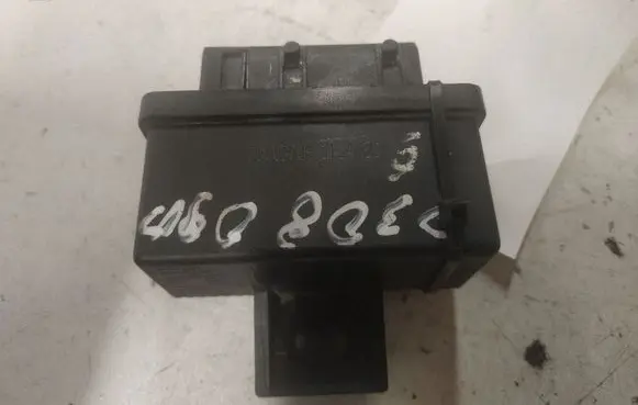 Peugeot 308 Fuel injection pump control unit/module 240107