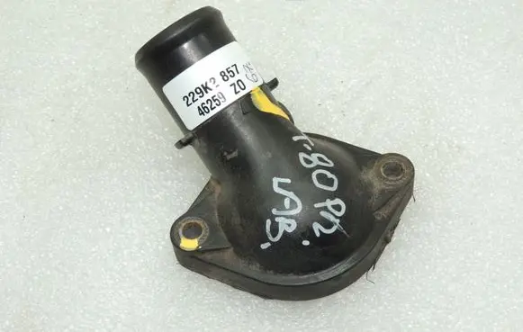Toyota Avensis T270 Thermostat/thermostat housing 163210T010