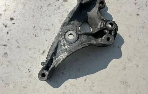 Mini Cooper Hatch Hardtop A/C compressor mount bracket 7580781 A1519C03