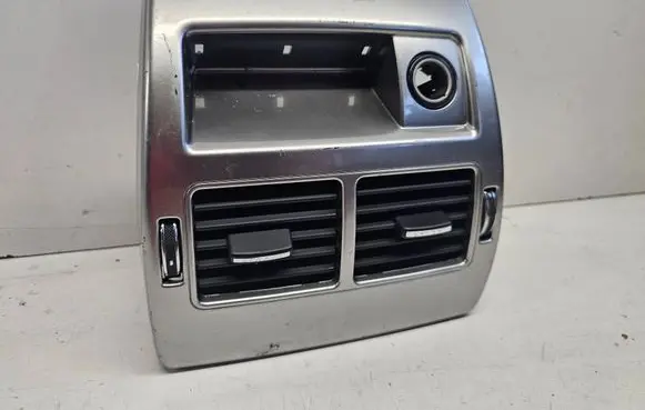 Jaguar XF X250 Rear air vent grill AX2367846A