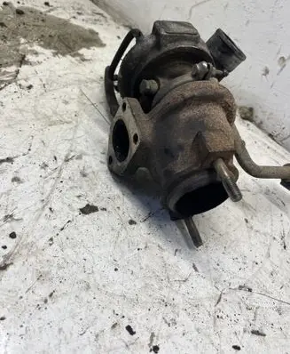 BMW 5 E39 Turbo 2246144 7706451