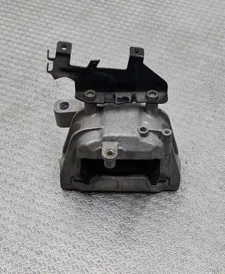 Volkswagen PASSAT B6 Engine mount bracket 1K0199202