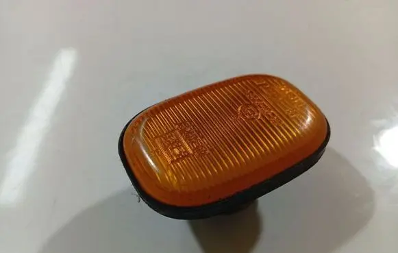 Toyota Previa (XR30, XR40) II Front fender indicator light 