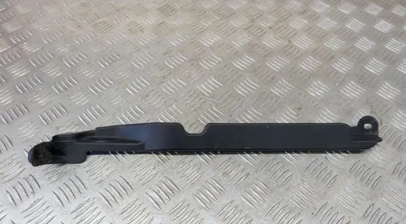 Toyota RAV 4 (XA40) Radiator mount bracket 1669726010