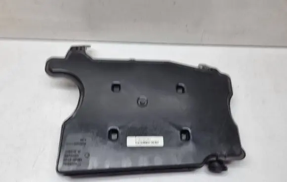 BMW 2 F46 Intake resonator 8570016