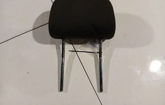 Audi A3 S3 8P Front seat headrest