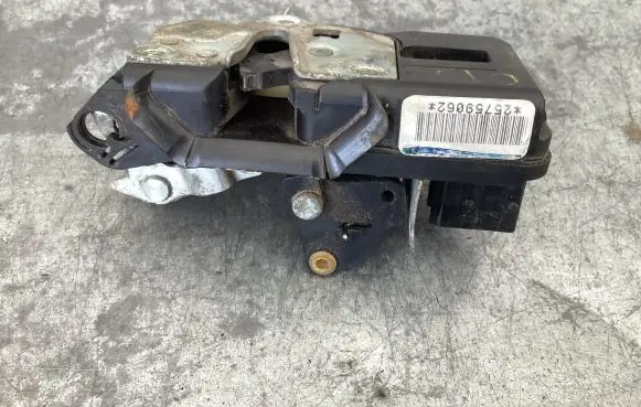 Cadillac CTS Front door lock 31003