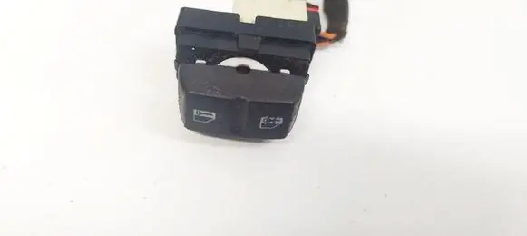 Chevrolet Captiva Central locking switch button 