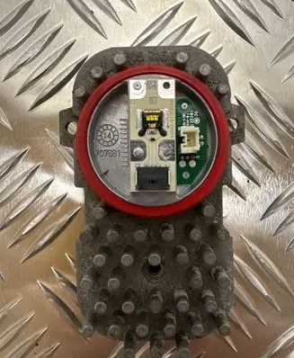 BMW X5 F15 LED ballast control module 707881