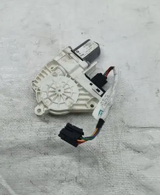 Skoda Yeti (5L) Rear door window regulator motor 5L0959811 918810100 03099285