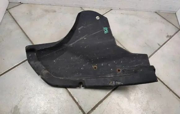 Rear arch fender liner splash guards