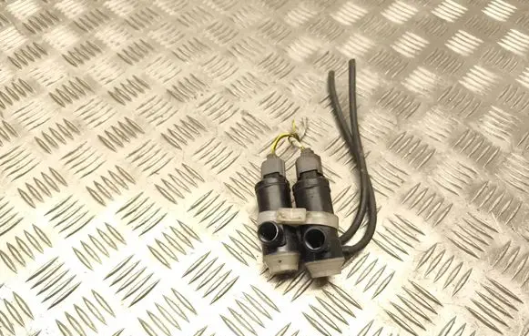 Subaru Legacy Windscreen/windshield washer pump 