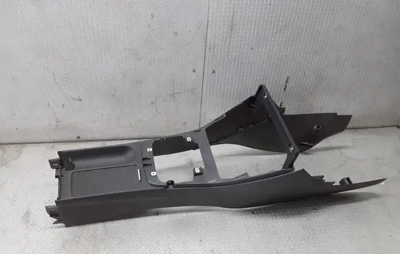 Volkswagen Golf Plus Center console 5M1863243B