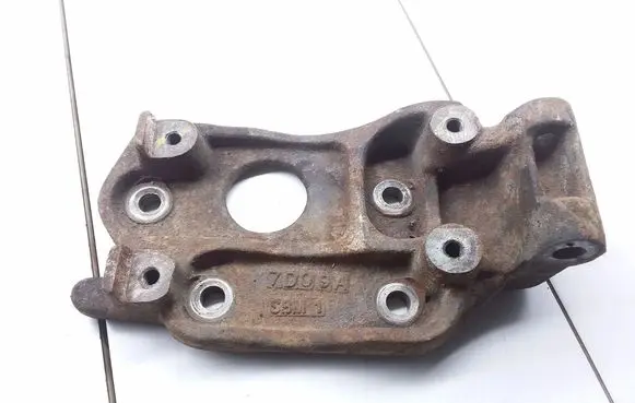 Ford Transit Custom Engine mounting bracket