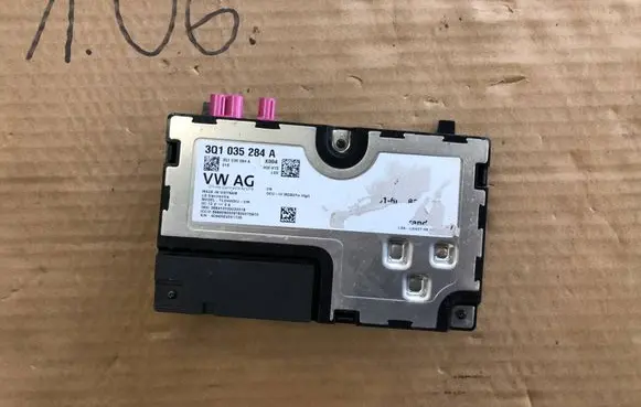 Volkswagen PASSAT B9 Gateway control module 3Q1035284A