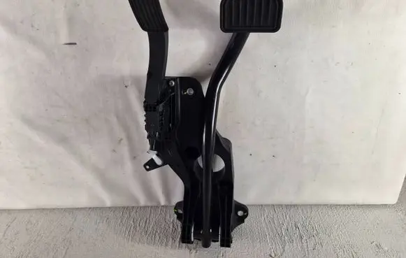 Tesla Model Y Juniper Accelerator throttle pedal 218869152C