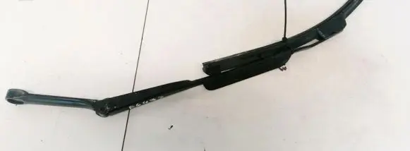 Audi A4 S4 B5 8D Front wiper blade arm