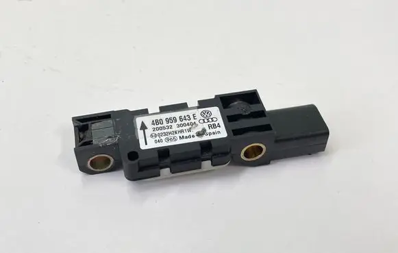 Audi A3 S3 A3 Sportback 8P Airbag deployment crash/impact sensor 4B0959643E 300404 200532