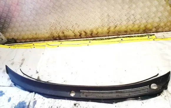 Mitsubishi Pajero Sport I Wiper trim mr221996