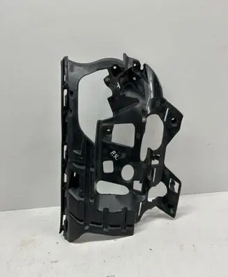 Volvo V60 Front bumper mounting bracket 31323840