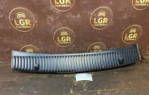 Volkswagen Sharan Wiper trim 7M3853185C