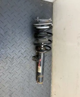 BMW 5 E60 E61 Front shock absorber with coil spring 6772219 E60V009BX 105413150B