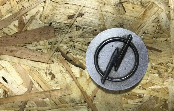 Opel Corsa D Original wheel cap 13117067