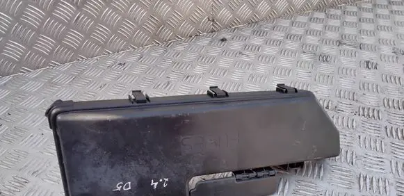 Volvo XC90 Fuse box cover 9494211